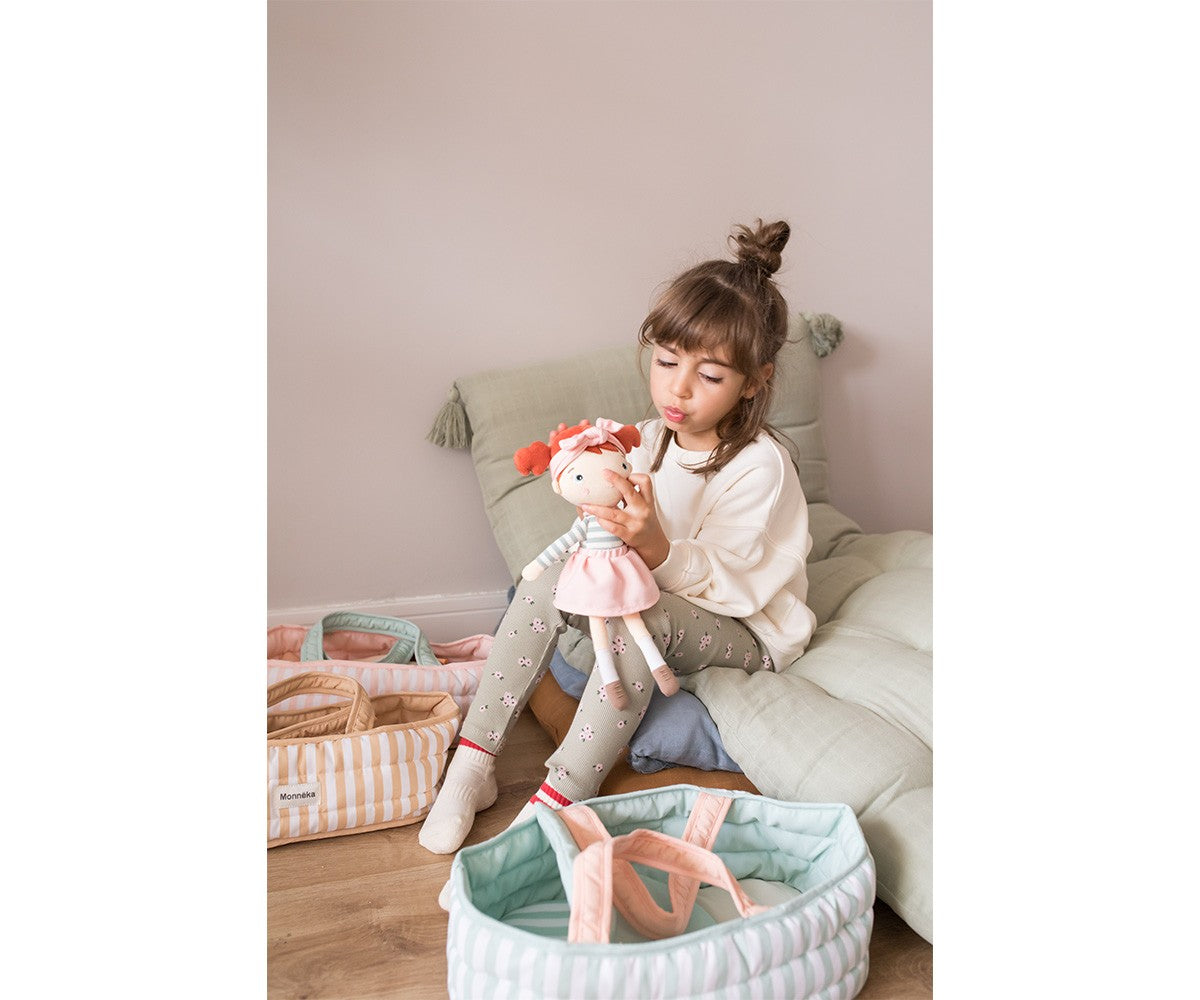 Monnëka - Boneca Pequena Rosa Ruiva Laço