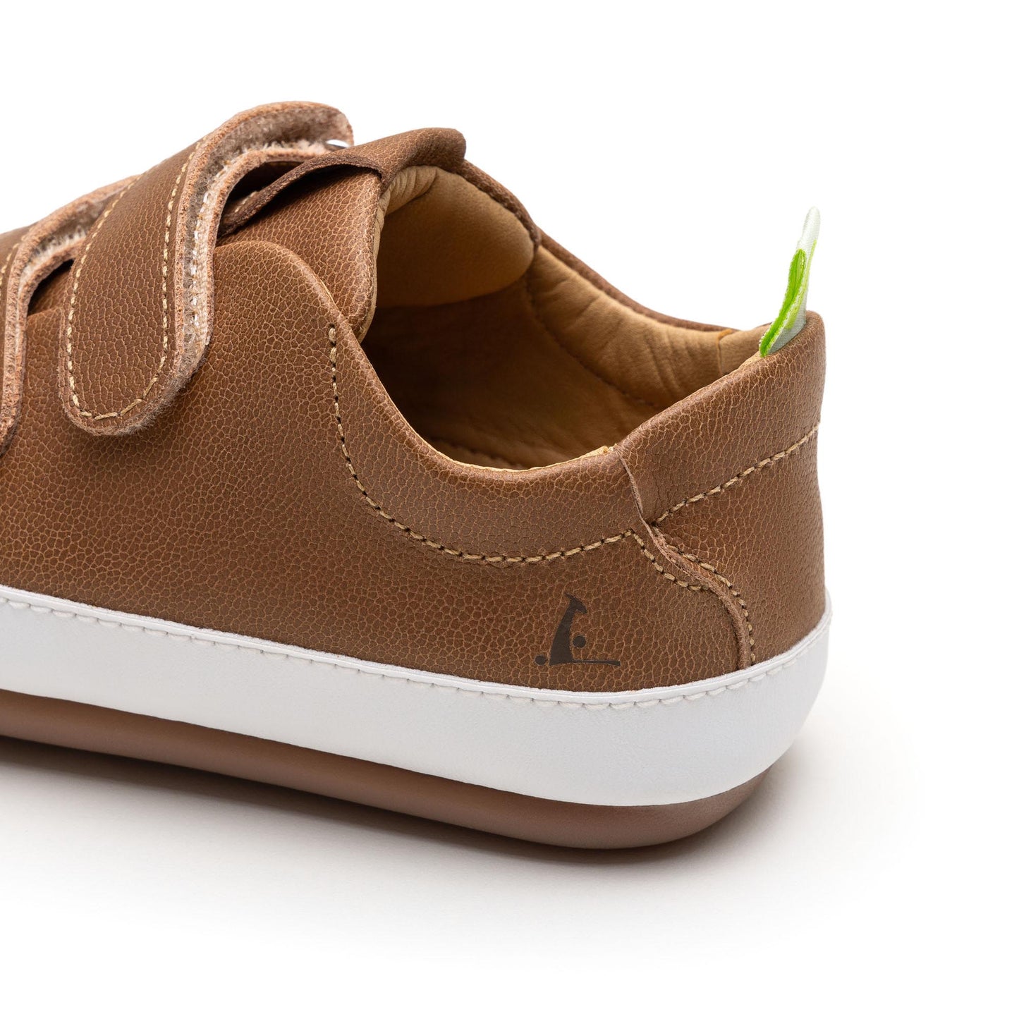 Tip Toey Joey - Bossy Castanho