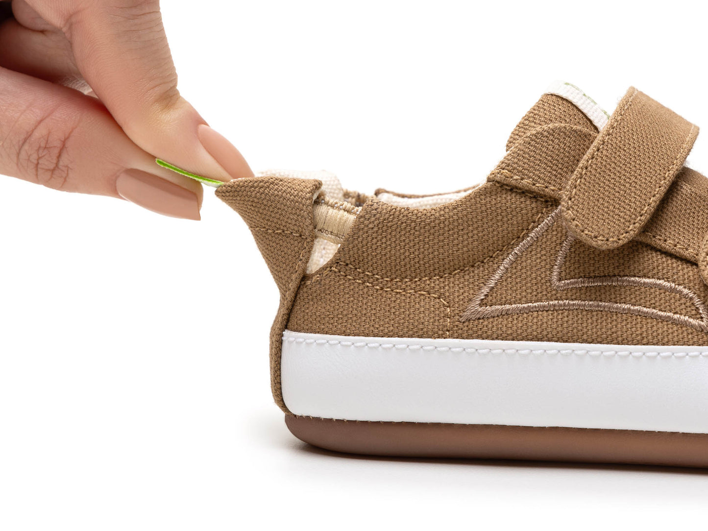 Tip Toey Joey - Bossy Green Lona Amendoa