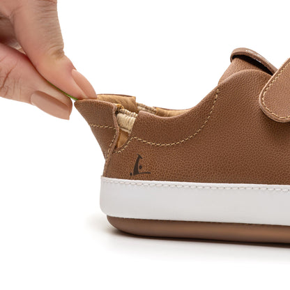 Tip Toey Joey - Bossy Castanho