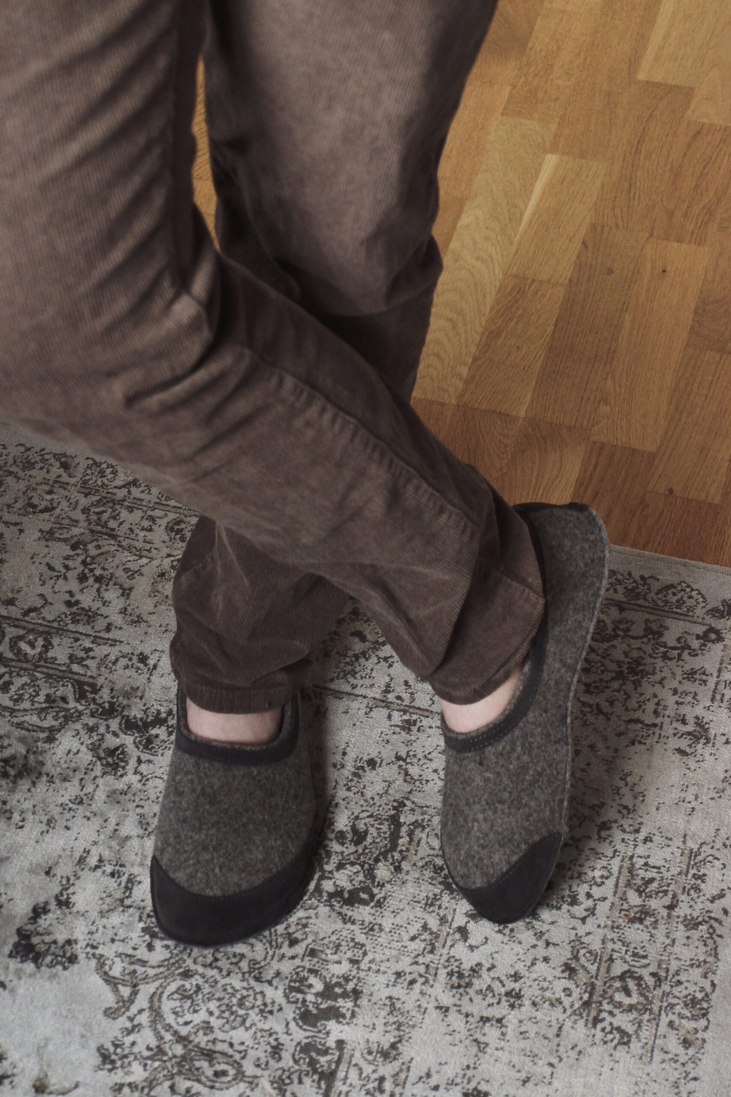 OmaKing - Pantufas Tuuka Cinza