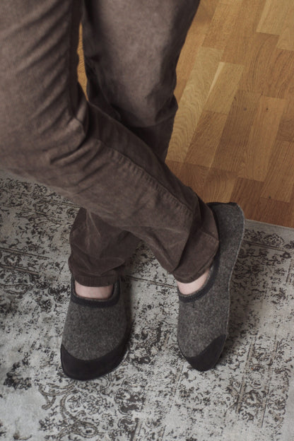 OmaKing - Pantufas Tuuka Cinza
