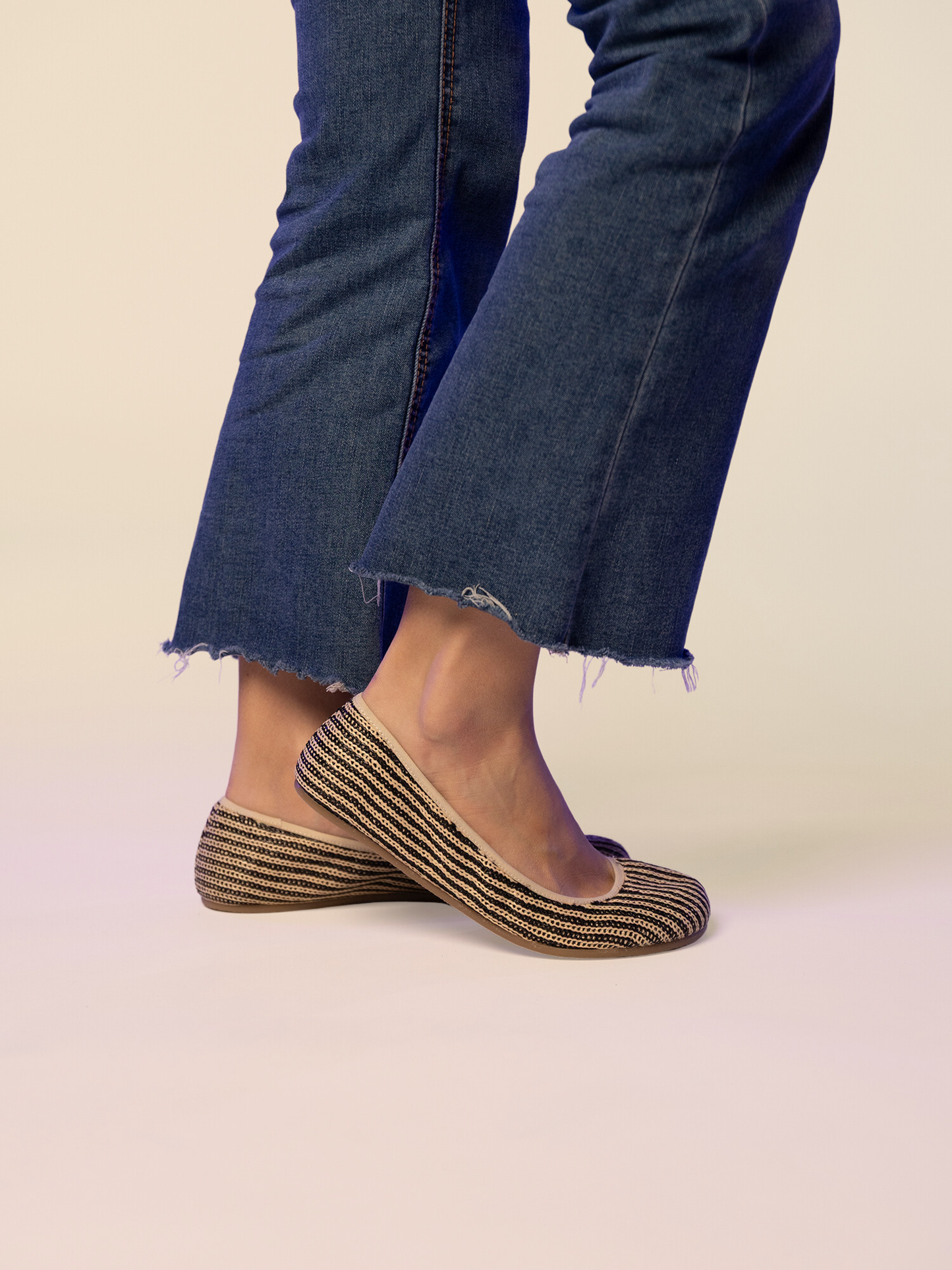 MUM Barefoot - Sara Coal