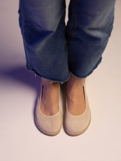 MUM Barefoot - Lucía Sand