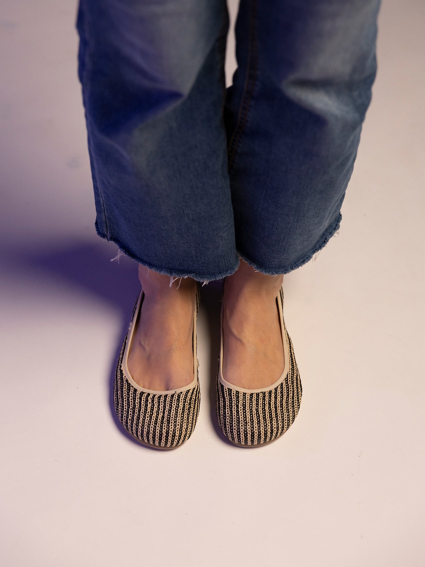 MUM Barefoot - Sara Coal